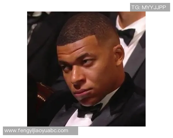 足球明星们的可爱瞬间大盘点让你心动不已的表情合集